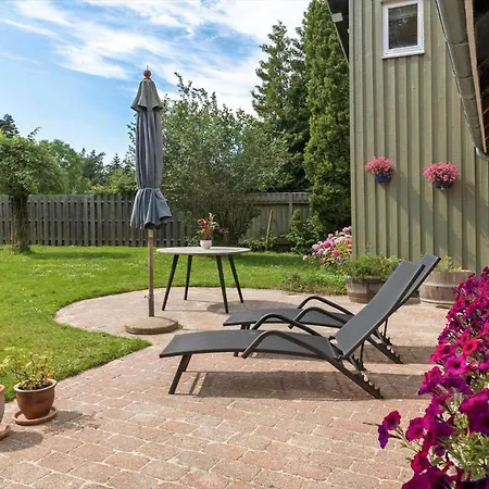 M334-vaeggerlose-kaersangervej-2 Holiday home *